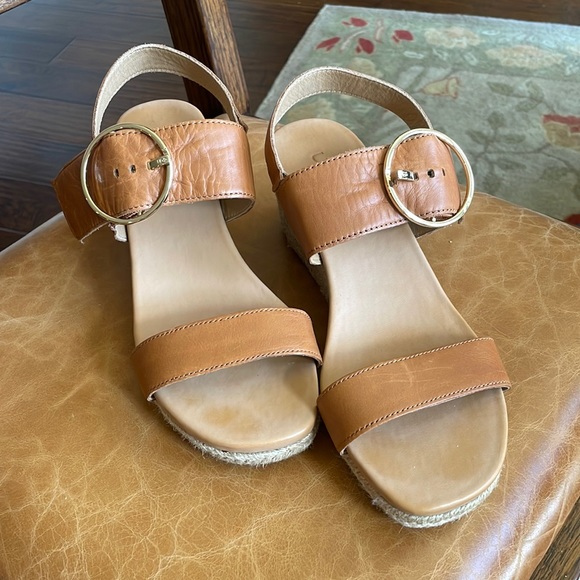 UGG WEDGE HEELS - Picture 1 of 5